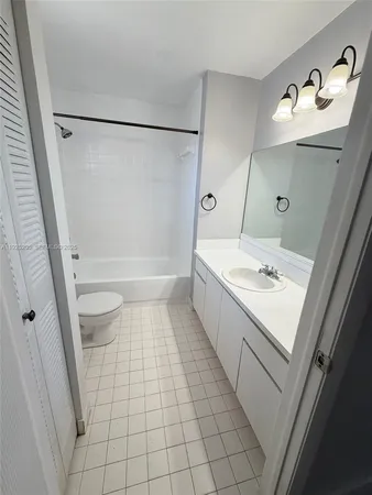 $299,997 | 3375 West 76th Street, Unit 211, Hialeah, FL 33018