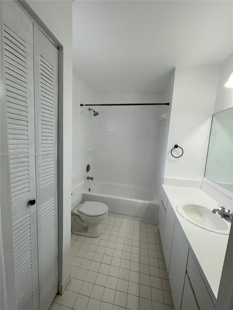 3375 West 76th Street, Unit 211 Hialeah, FL 33018 - Photo 4 of 21