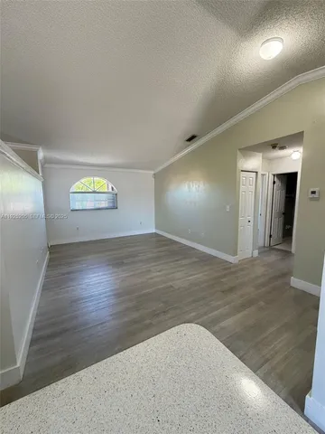 $290,997 | 3375 West 76th Street, Unit 211, Hialeah, FL 33018