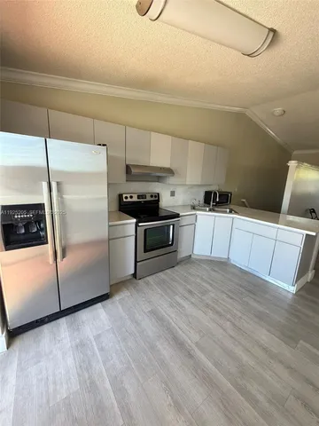 $290,997 | 3375 West 76th Street, Unit 211, Hialeah, FL 33018