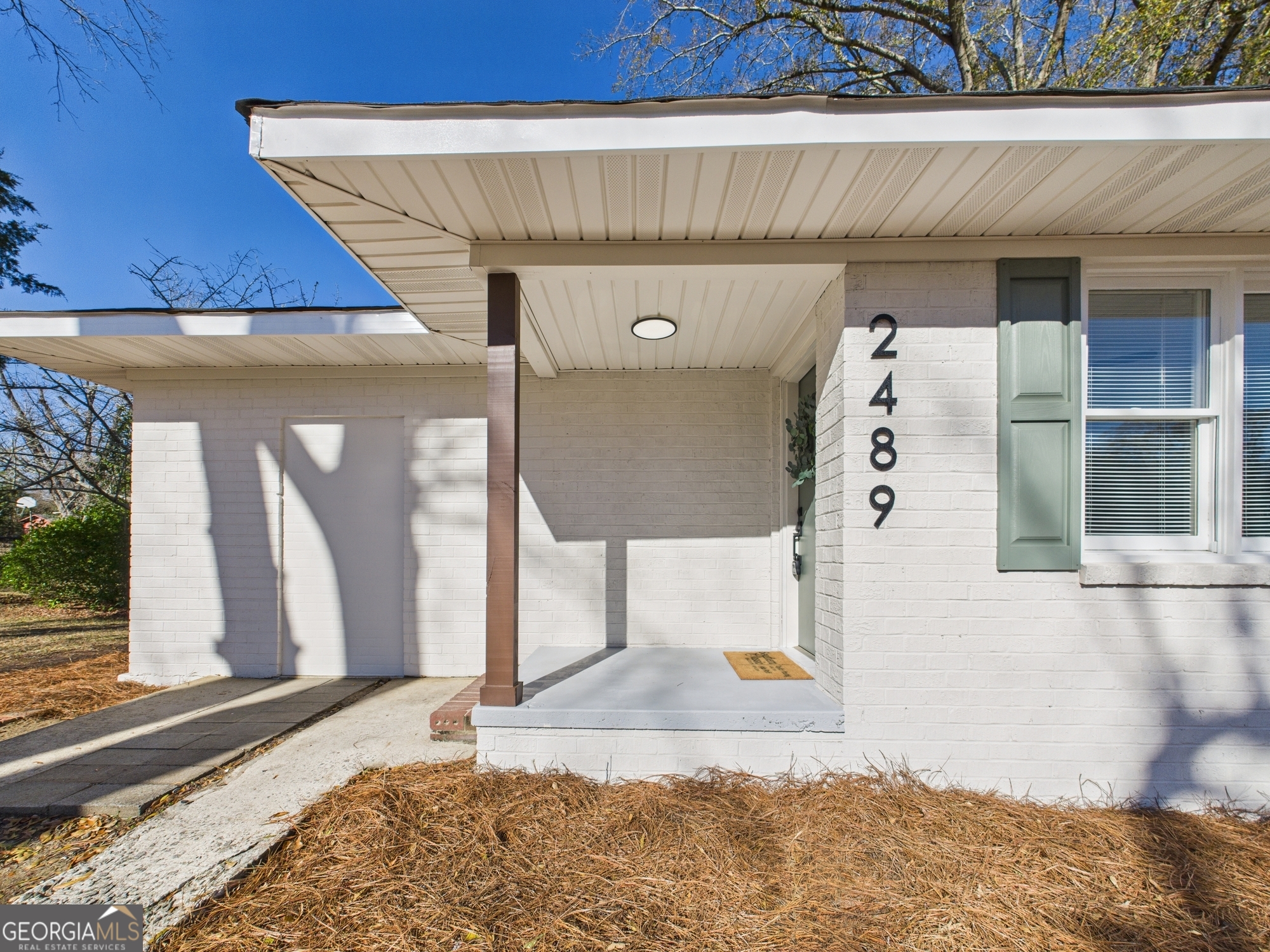 2489 Locksley Drive Macon, GA 31206 - Photo 2 of 42 a view of a living room