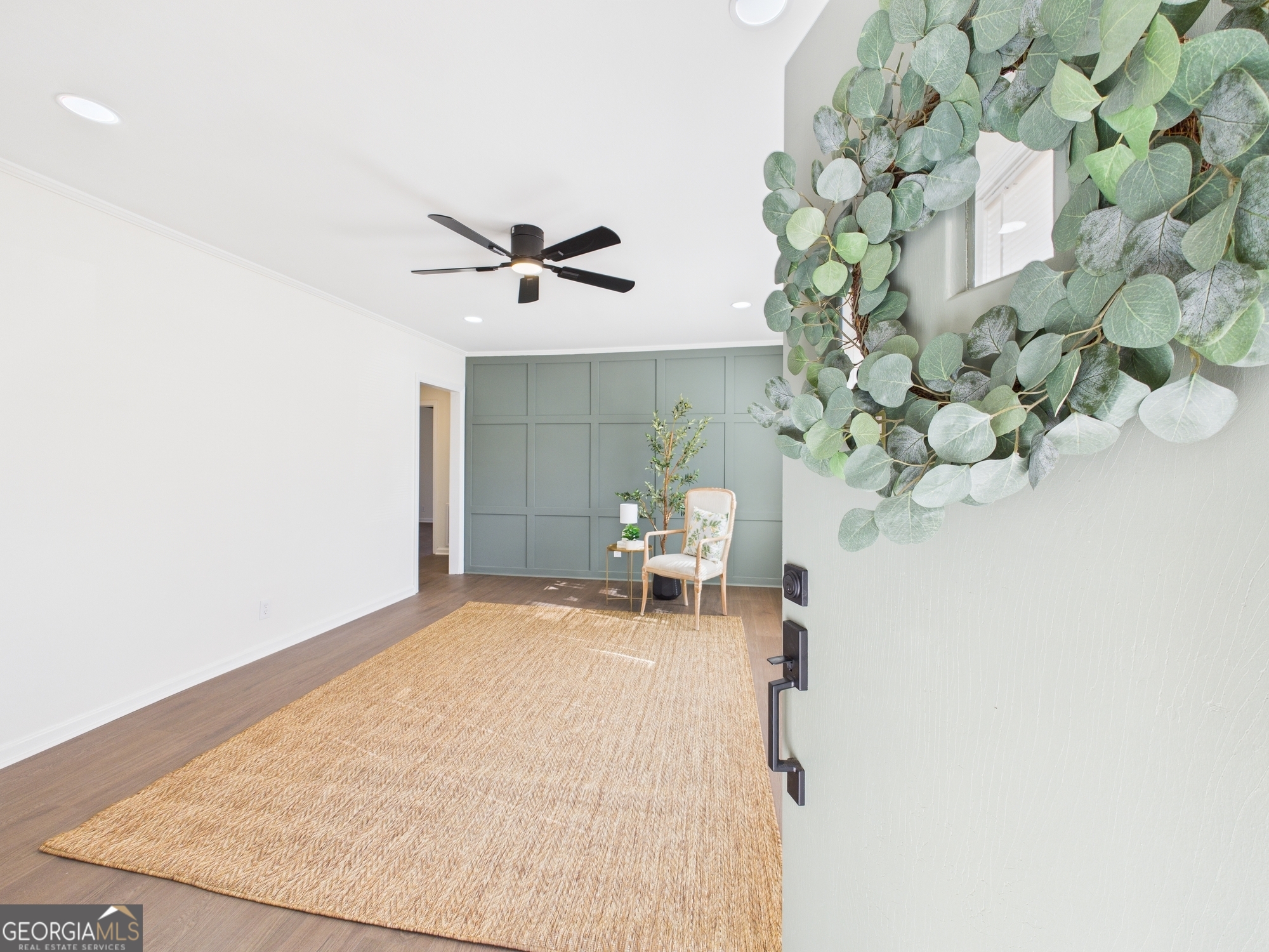 2489 Locksley Drive Macon, GA 31206 - Photo 3 of 42 a living room with furniture