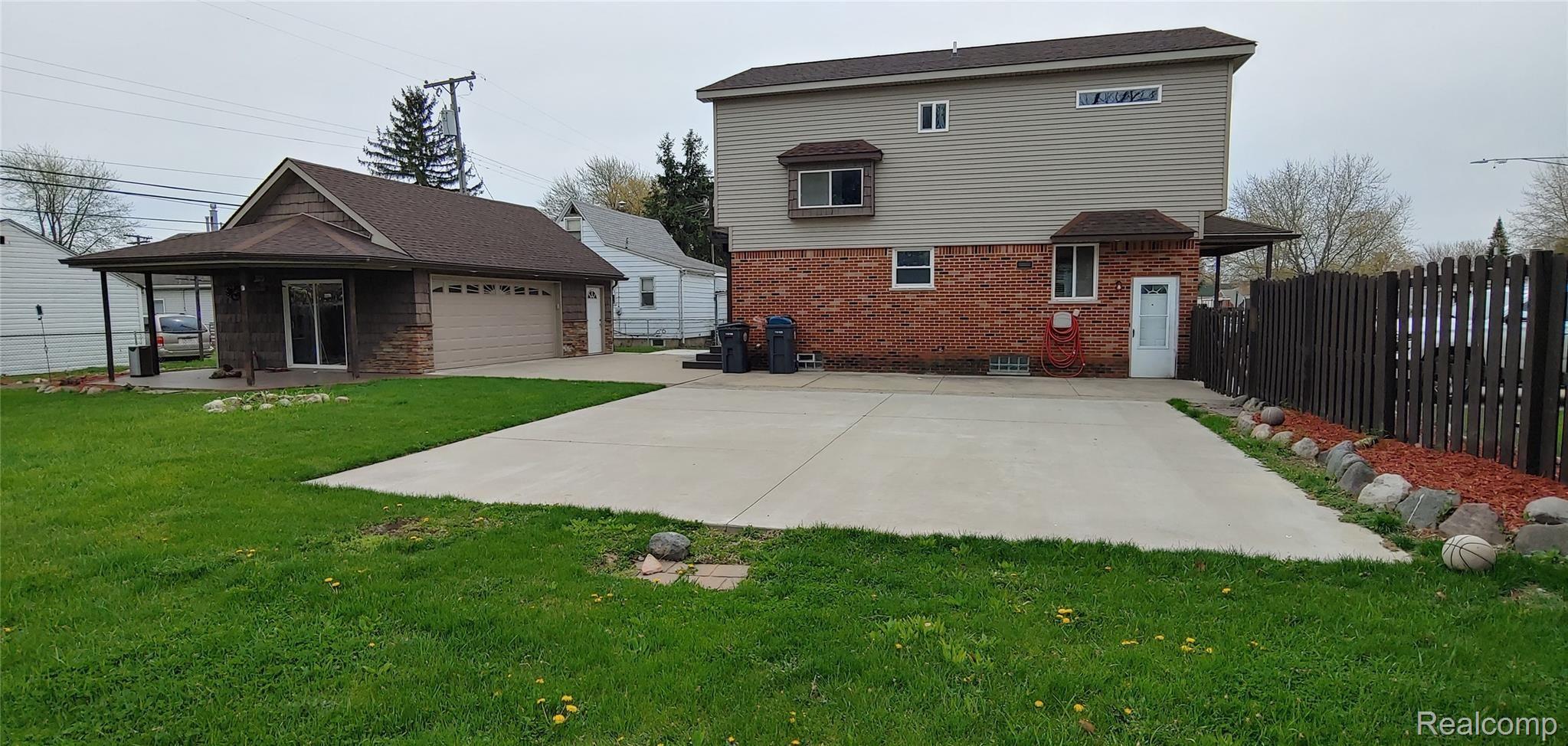 17528 Reed Street Melvindale, MI 48122 - Photo 5 of 30 REED 5 BACKYARD.jpg