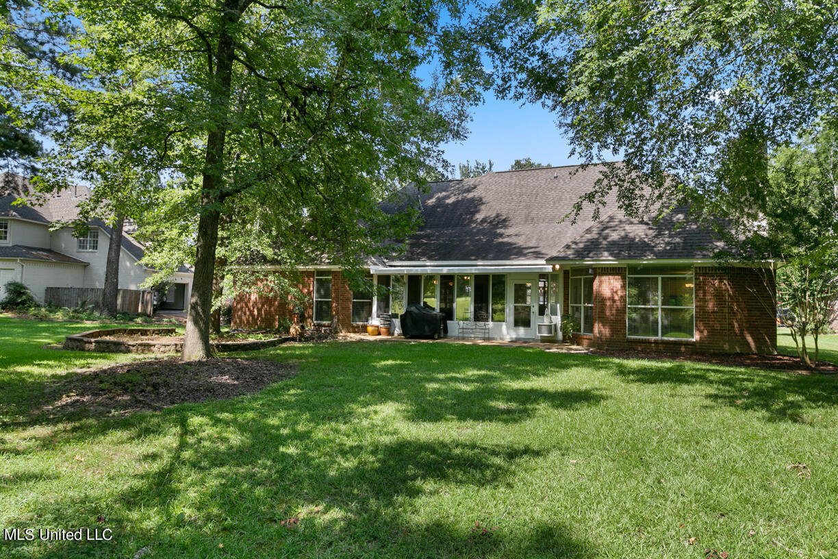 136 Sunflower Road Madison, MS 39110 - Photo 34 of 40 136 Sunflower final-33