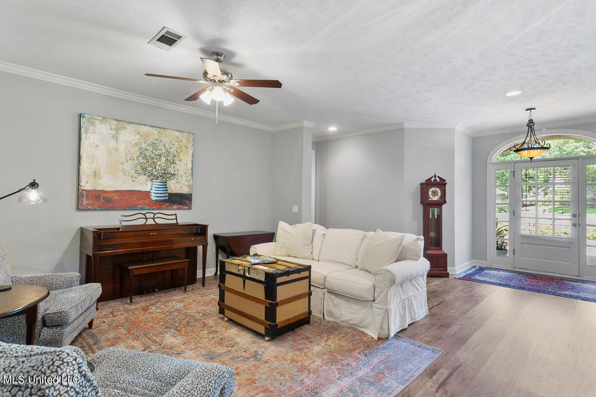 136 Sunflower Road Madison, MS 39110 - Photo 7 of 40 136 Sunflower final-4