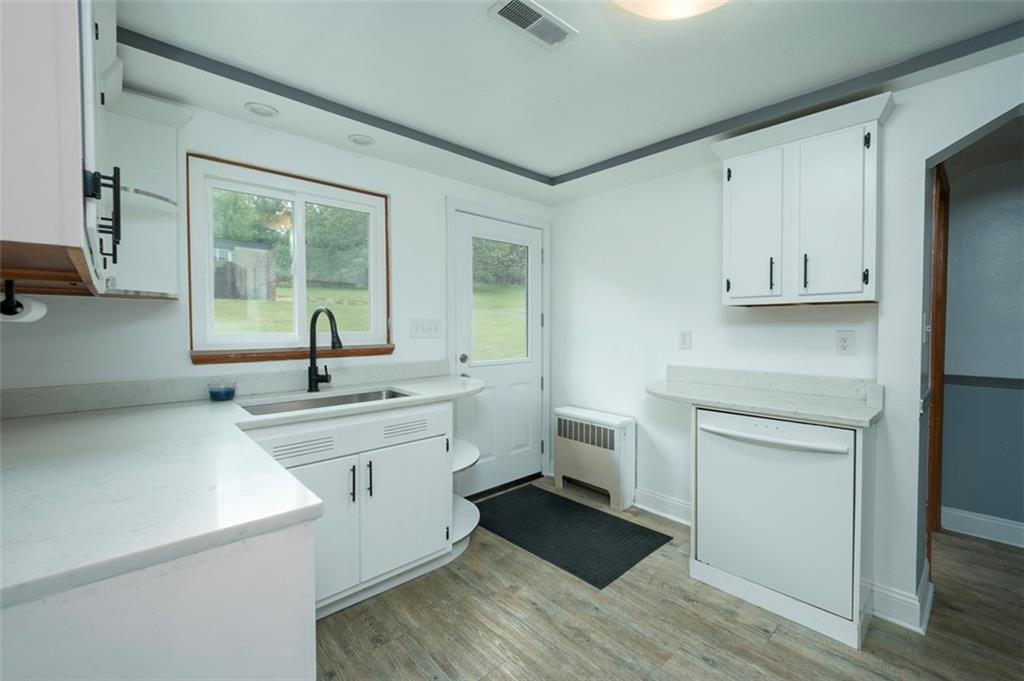 127 Beech Road Pittsburgh, PA 15239 - Photo 15 of 30