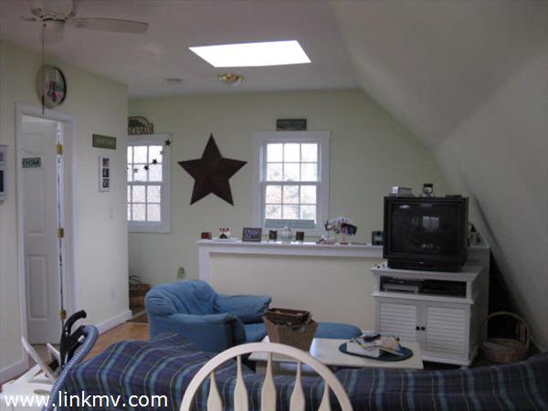 790 State Road Vineyard Haven, MA 02568 - Photo 2 of 11 http://d1qzqeyxiitrap.cloudfront.net/photos/24272/600/26073c74.jpg