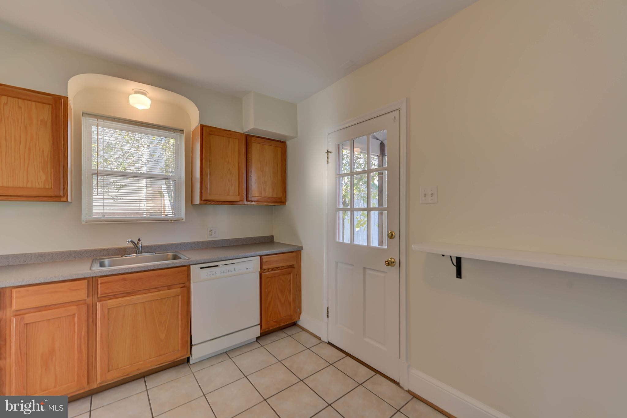8511 Cedar Street Silver Spring, MD 20910 - Photo 15 of 54 Gallery Image 15