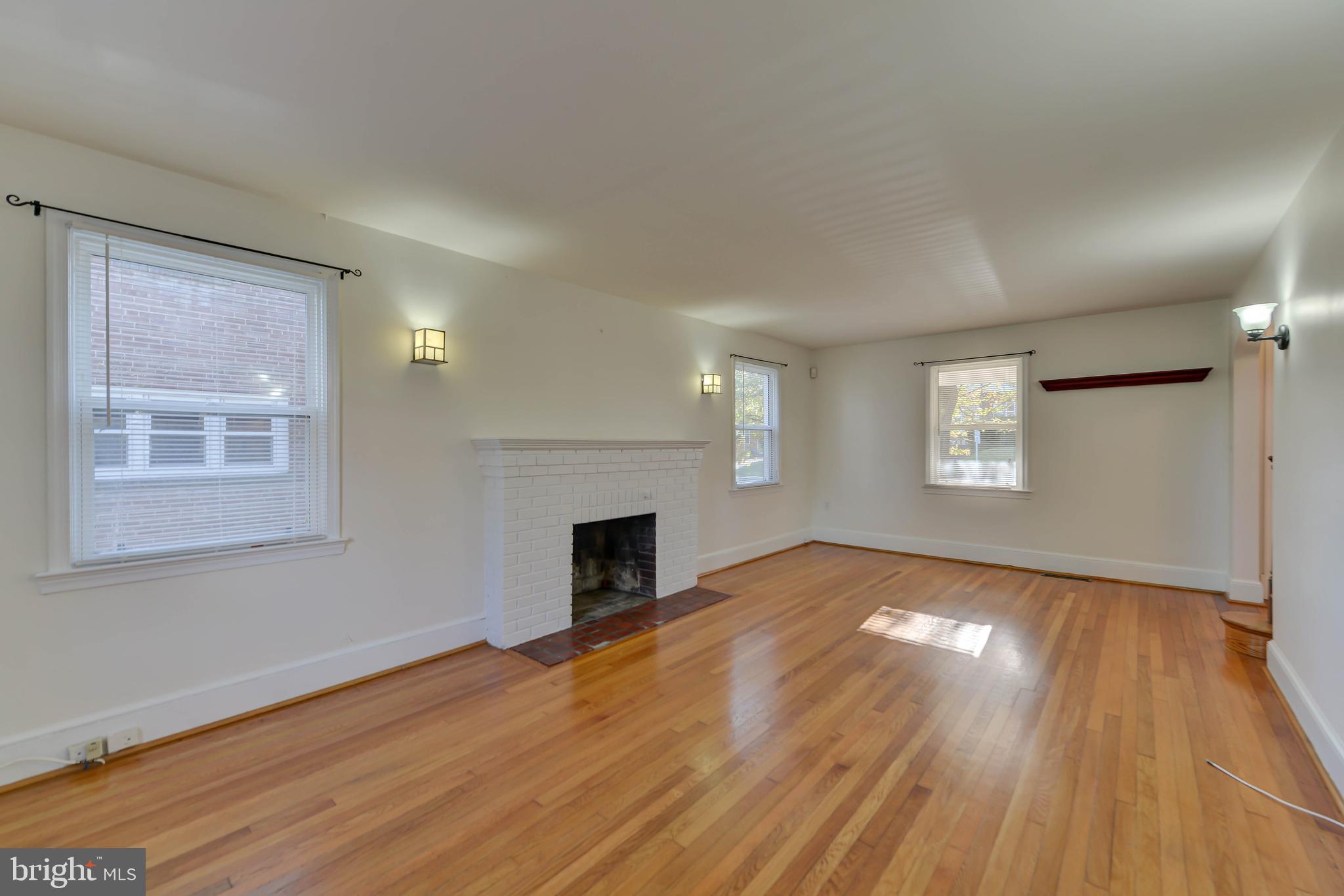 8511 Cedar Street Silver Spring, MD 20910 - Photo 10 of 54 Gallery Image 10