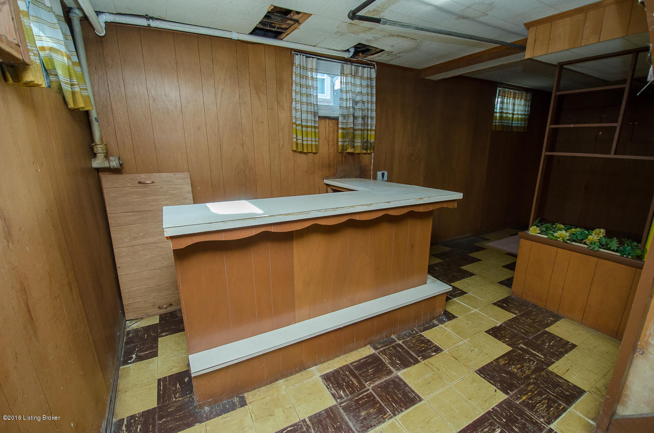2510 Alanmede Road Louisville, KY 40205 - Photo 20 of 28 Another view of bar area.