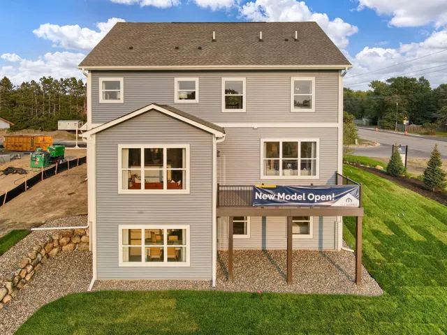 $909,007 | 8013 Glenwood Drive, Circle Pines, MN 55014