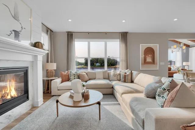 $909,007 | 8013 Glenwood Drive, Circle Pines, MN 55014