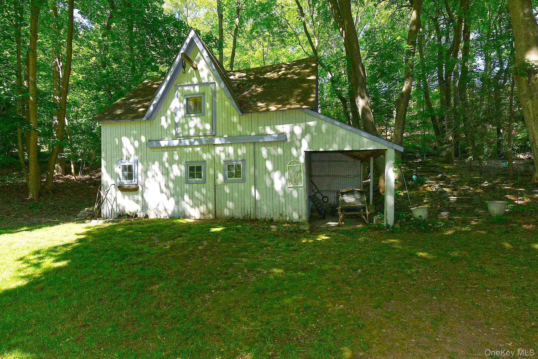 277 Vernon Valley Road Northport, NY 11768 - Photo 33 of 49