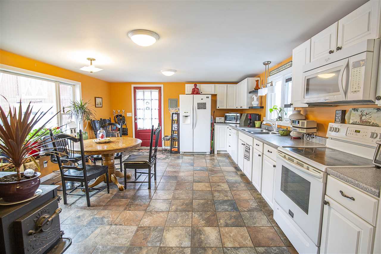 127 Chester Road Raymond, NH 03077 - Photo 3 of 12