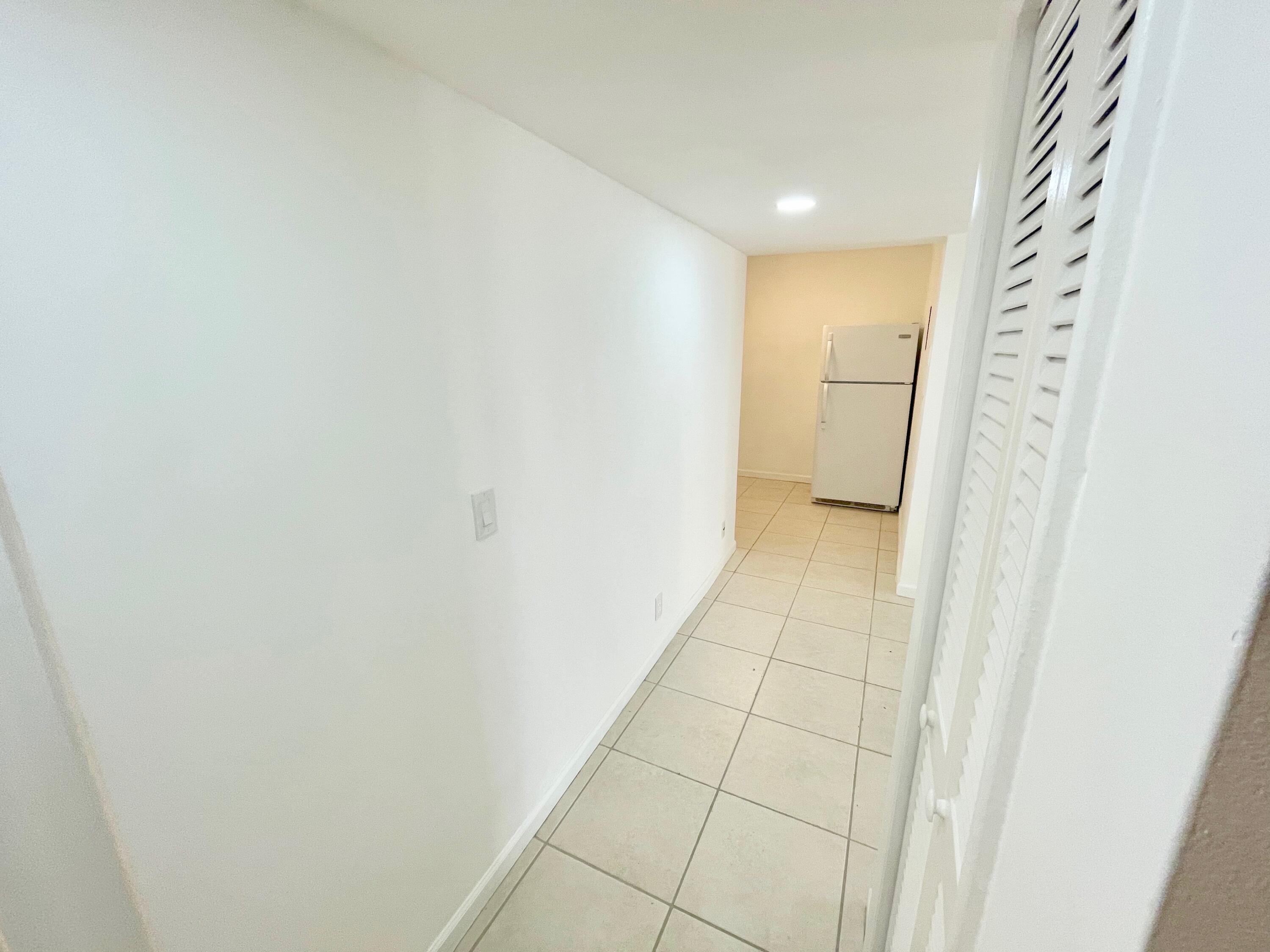 634 Northwest 13th Street, Unit 35 Boca Raton, FL 33486 - Photo 8 of 11 Oaks of Boca 634 #35 - 6