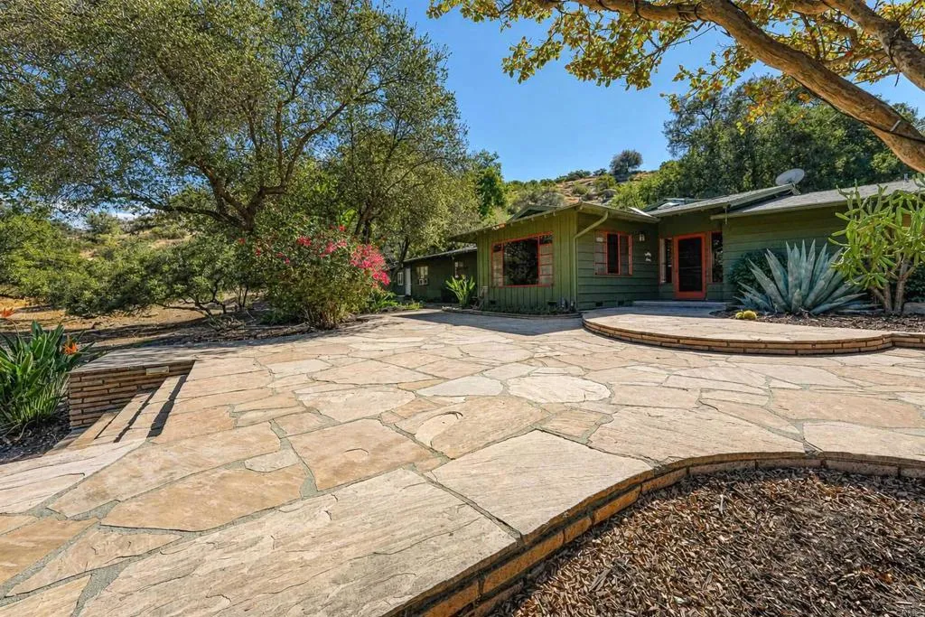 15655 Oak Valley Road Ramona, CA 92065 - Photo 3 of 49 Gallery Image 3