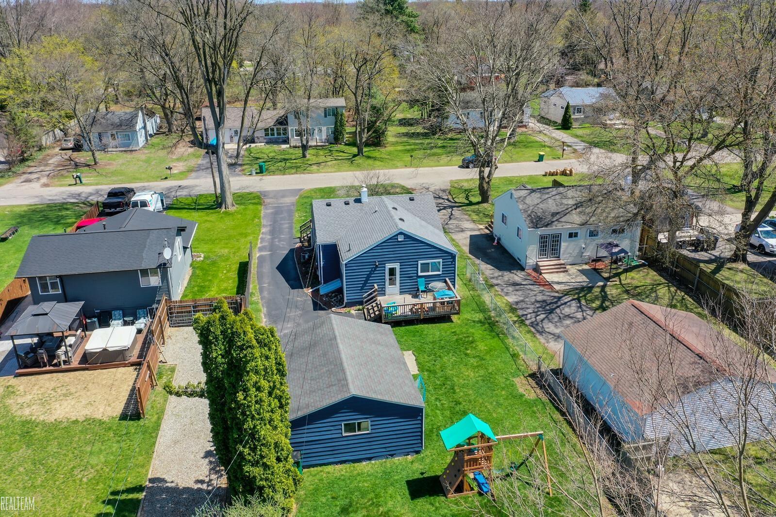 5099 Drayton Road Clarkston, MI 48346 - Photo 4 of 19