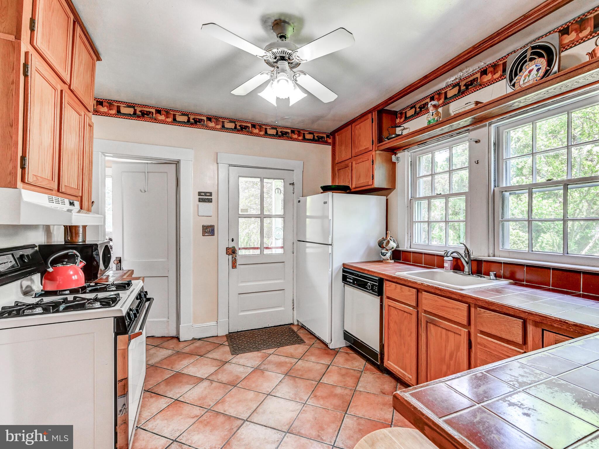 326 St Dunstans Road Baltimore, MD 21212 - Photo 17 of 43