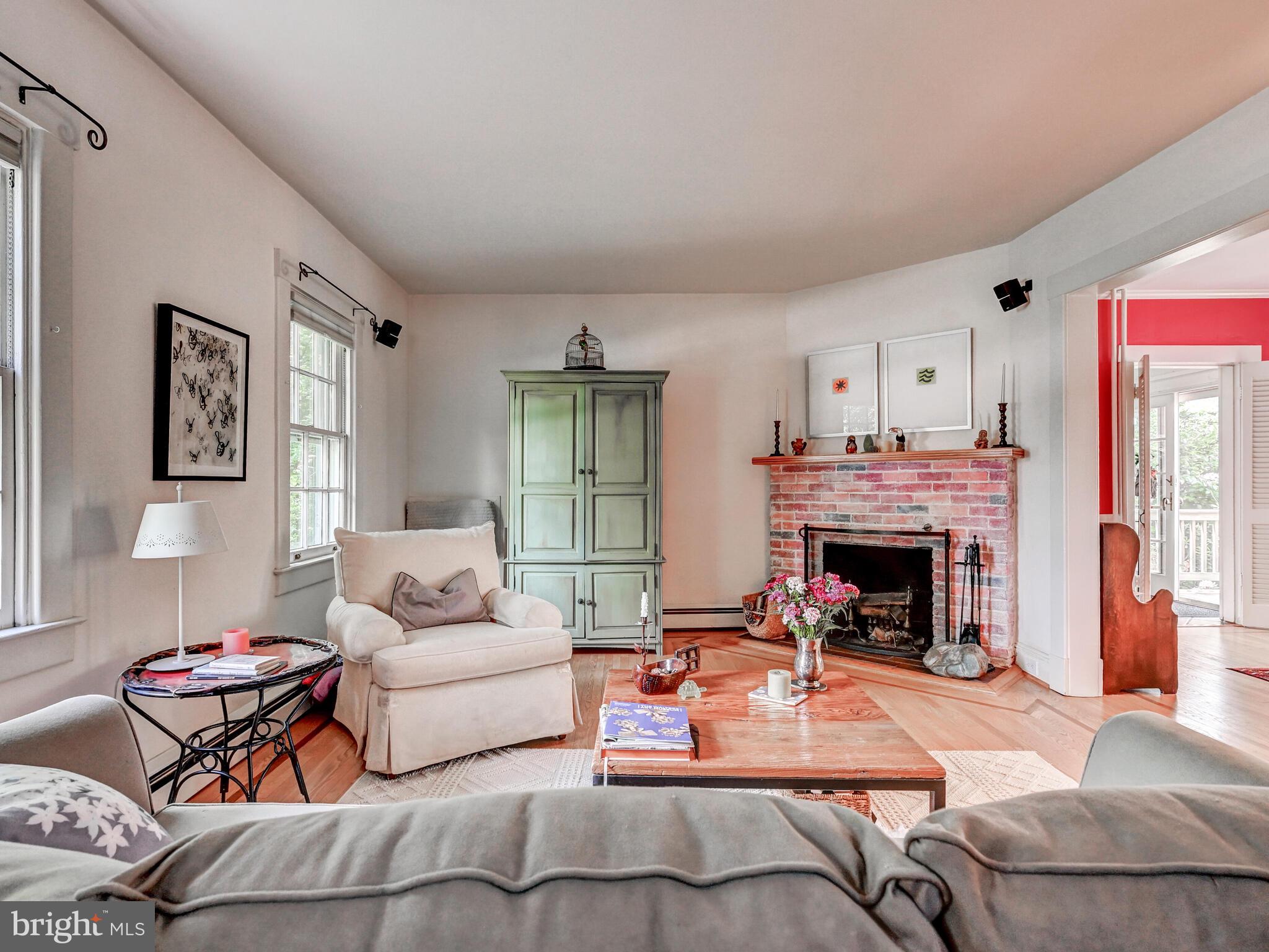 326 St Dunstans Road Baltimore, MD 21212 - Photo 7 of 43