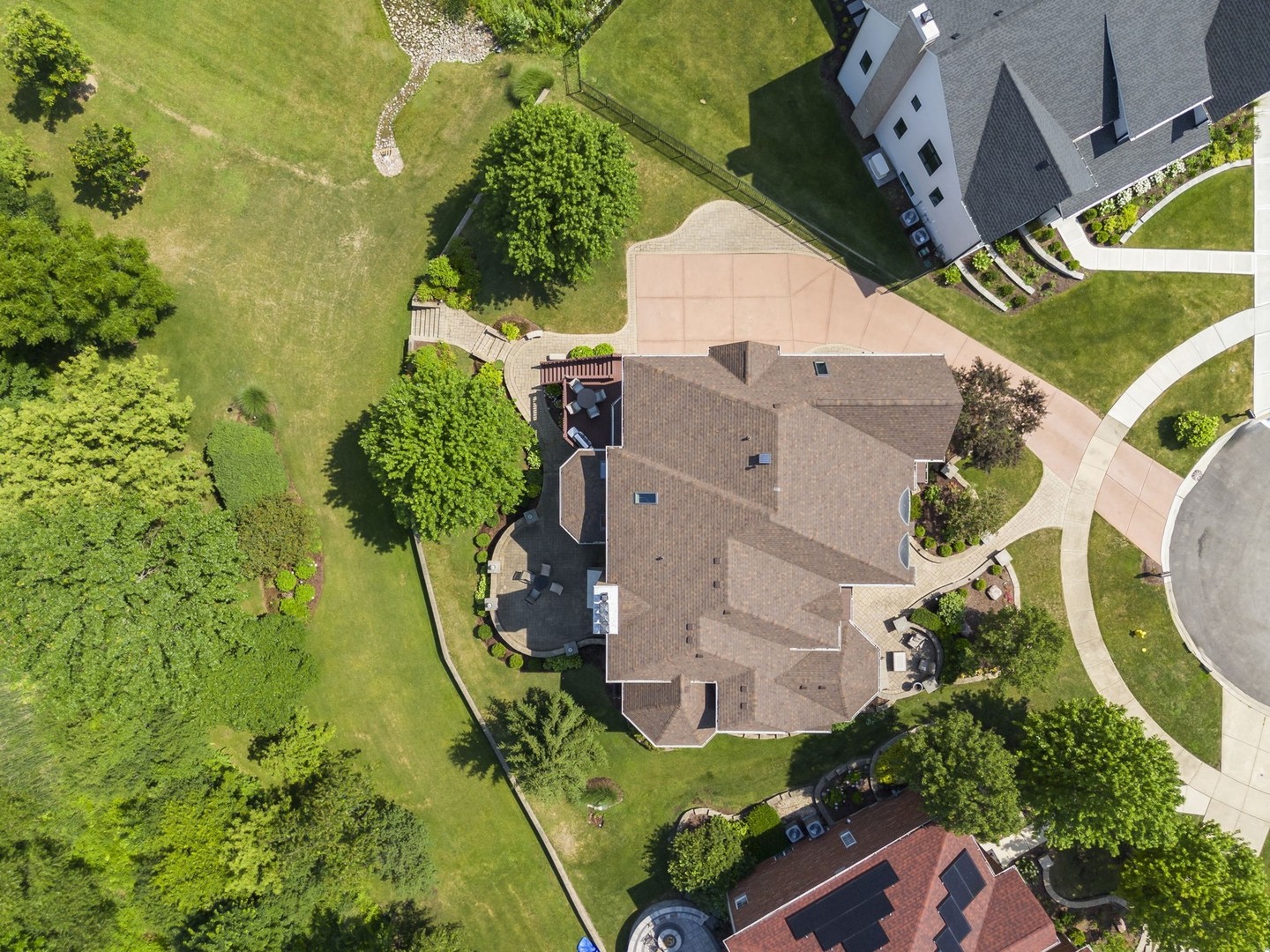 1227 Arnold Court Downers Grove, IL 60516 - Photo 63 of 72 an aerial view of a house with a yard