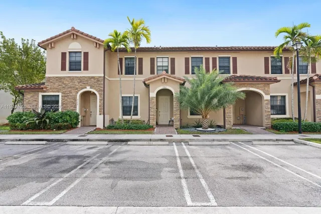 $460,000 | 3304 West 92nd Place, Hialeah, FL 33018