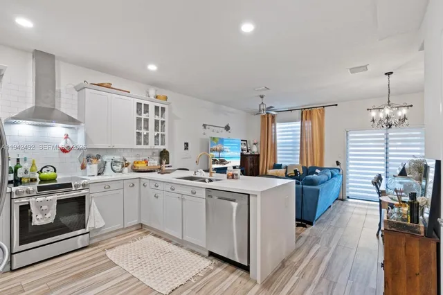 $460,000 | 3304 West 92nd Place, Hialeah, FL 33018