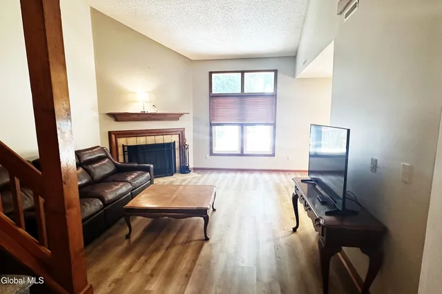 $2,750 | 210 Walnut Lane, Guilderland, NY 12159