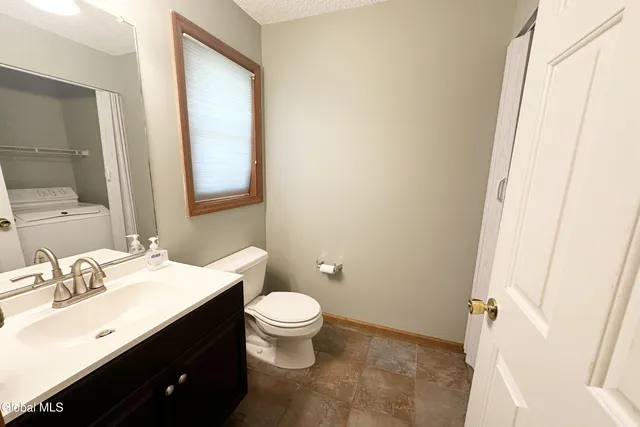 $2,750 | 210 Walnut Lane, Guilderland, NY 12159