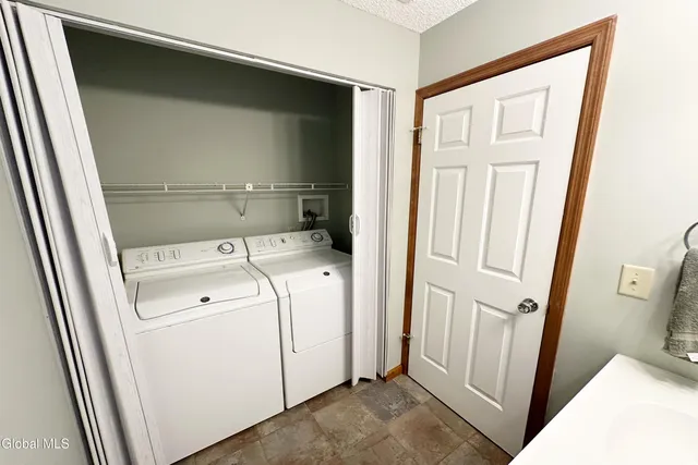 $2,750 | 210 Walnut Lane, Guilderland, NY 12159