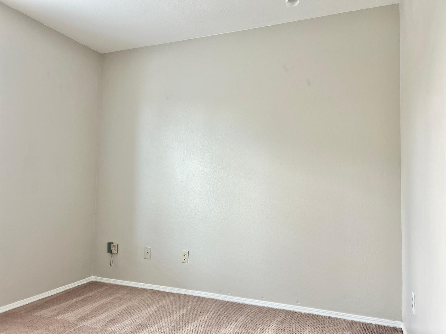 6143 West Del Rio Street Chandler, AZ 85226 - Photo 12 of 19 a view of a small space with wooden floor