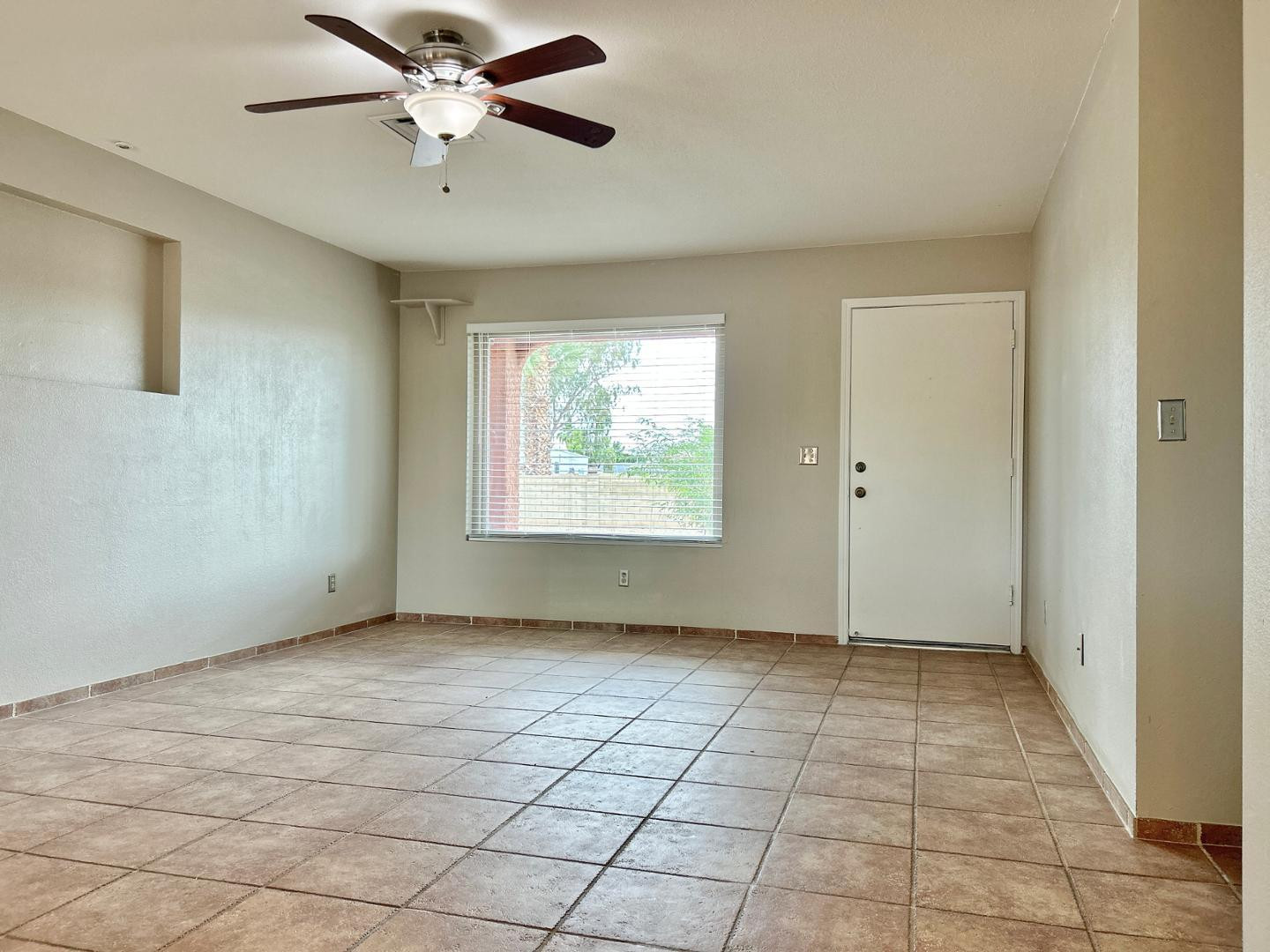 6143 West Del Rio Street Chandler, AZ 85226 - Photo 5 of 19 a view of an empty room and window
