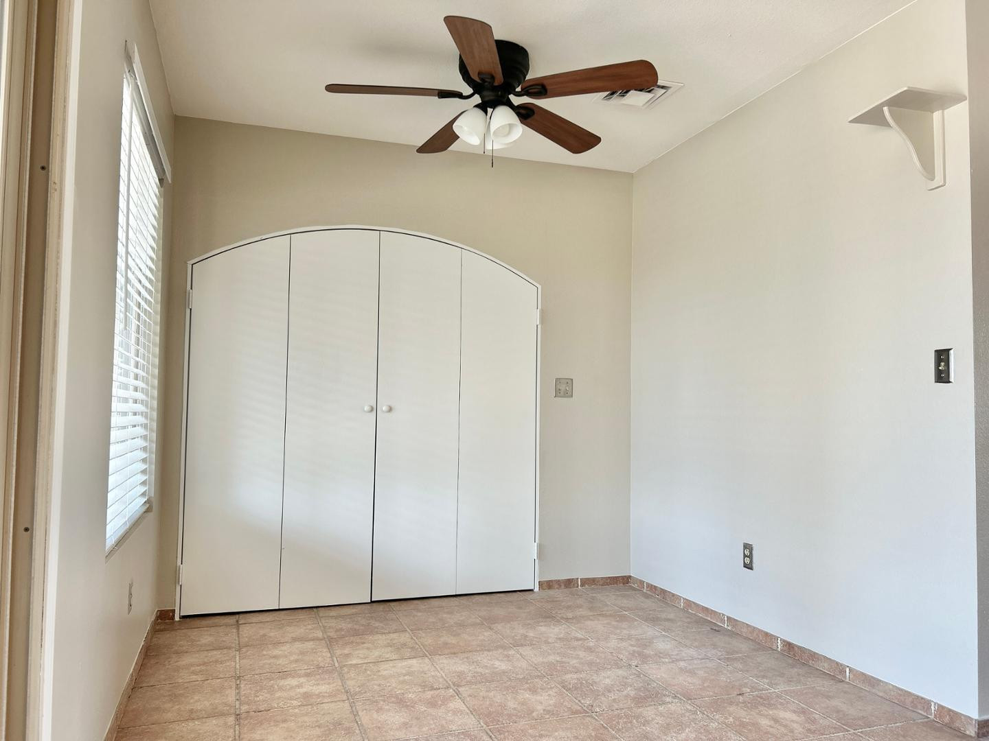 6143 West Del Rio Street Chandler, AZ 85226 - Photo 7 of 19 a view of an empty room