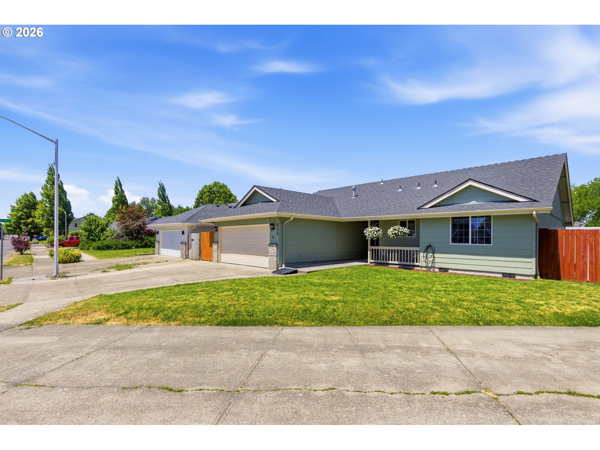 633 Cedar Street Independence, OR 97351 - Photo 2 of 30