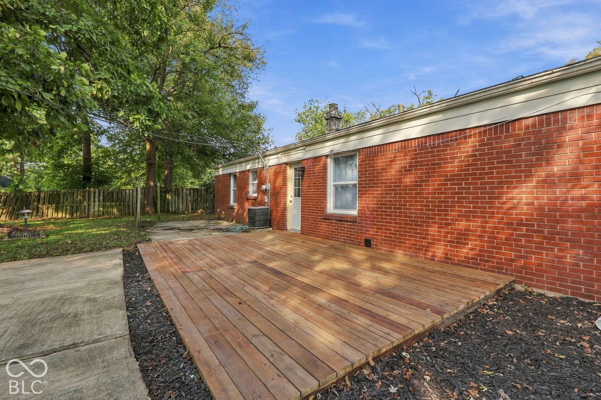 8235 Barry Road Indianapolis, IN 46219 - Photo 10 of 35 Gallery Image 10