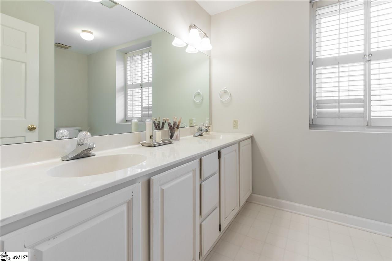 211 Burning Bush Road Mauldin, SC 29662 - Photo 17 of 31 Gallery Image 17