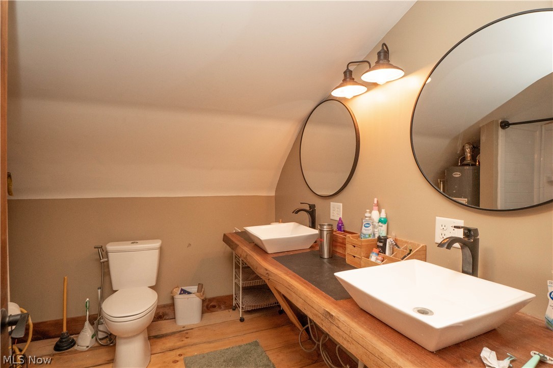 8178 Navarre Road Southwest Massillon, OH 44646 - Photo 24 of 40 Full Bathroom