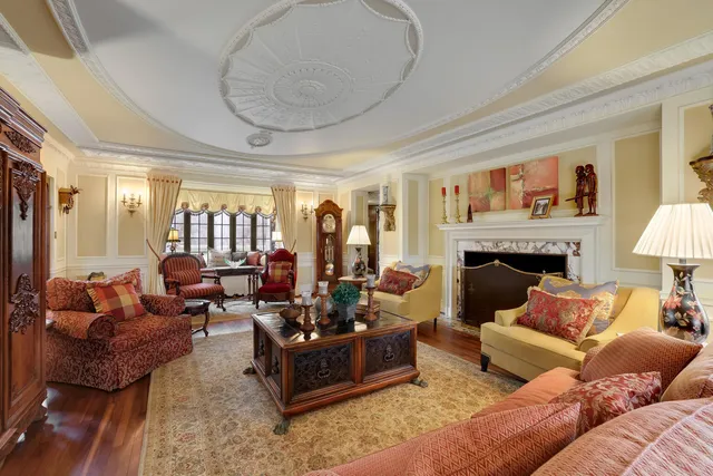 $1,295,000 | 1001 North State Street, Monticello, IL 61856