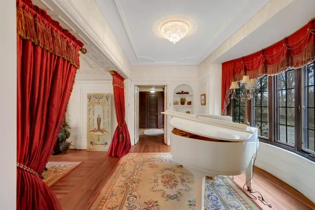 $1,295,000 | 1001 North State Street, Monticello, IL 61856