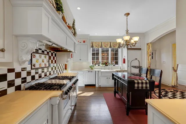 $1,295,000 | 1001 North State Street, Monticello, IL 61856