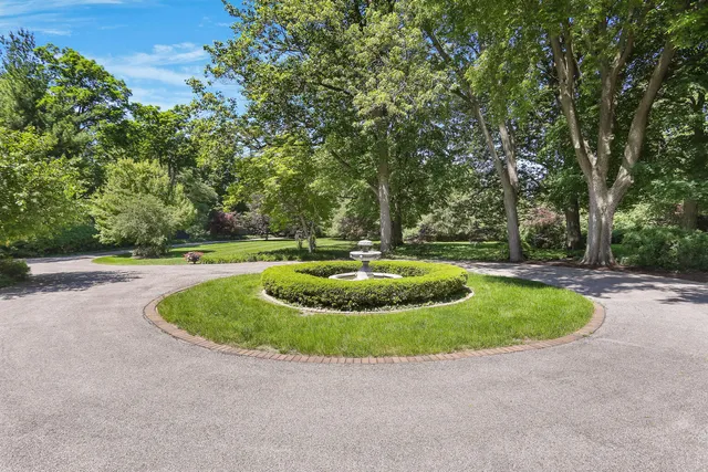 $1,295,000 | 1001 North State Street, Monticello, IL 61856