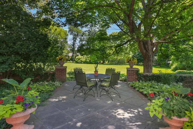 $1,295,000 | 1001 North State Street, Monticello, IL 61856