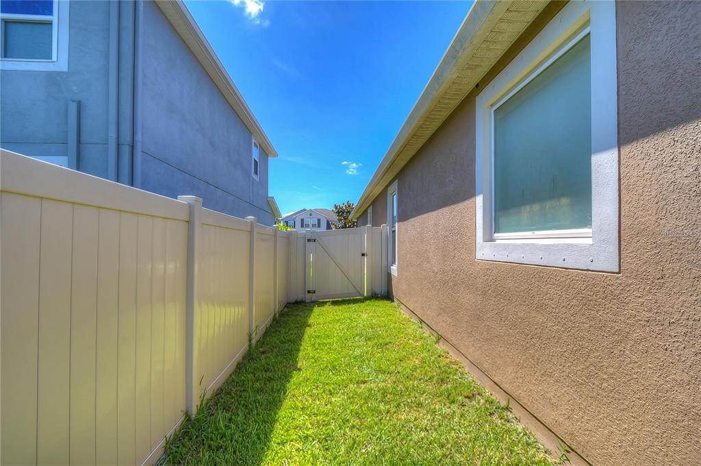 19391 Long Lake Ranch Boulevard Lutz, FL 33558 - Photo 24 of 28