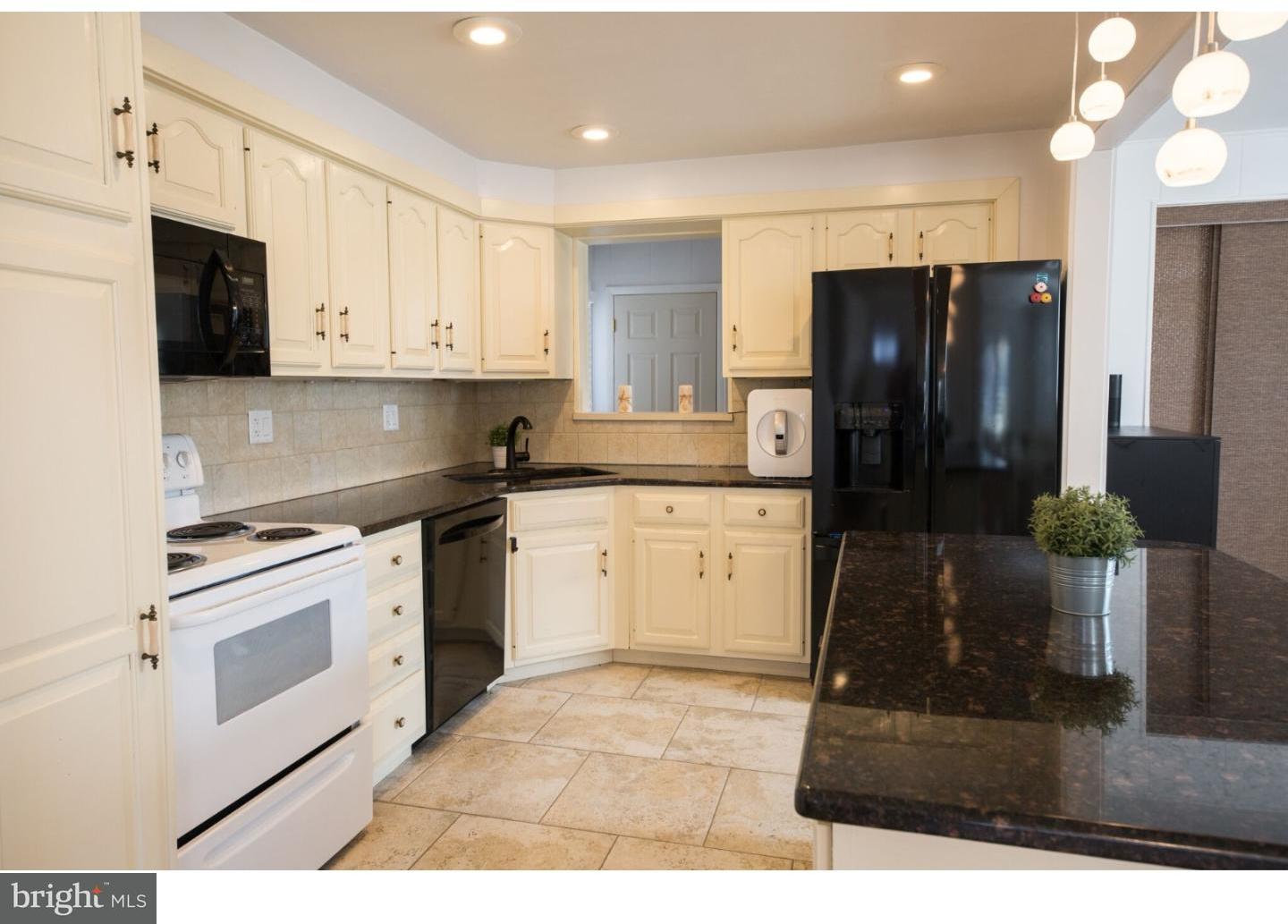 135 Dale Road Willow Grove, PA 19090 - Photo 7 of 23 Kitchen