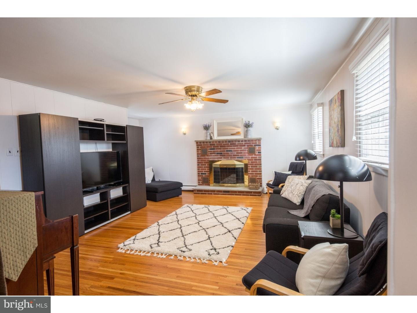 135 Dale Road Willow Grove, PA 19090 - Photo 9 of 23 Family Room