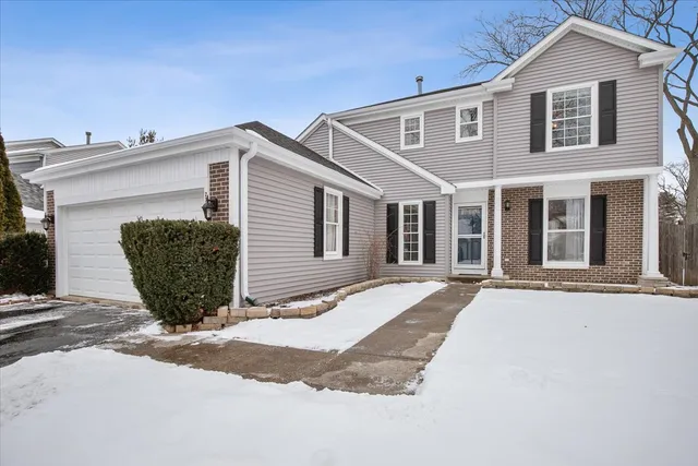 $520,000 | 275 North Fiore Parkway, Vernon Hills, IL 60061