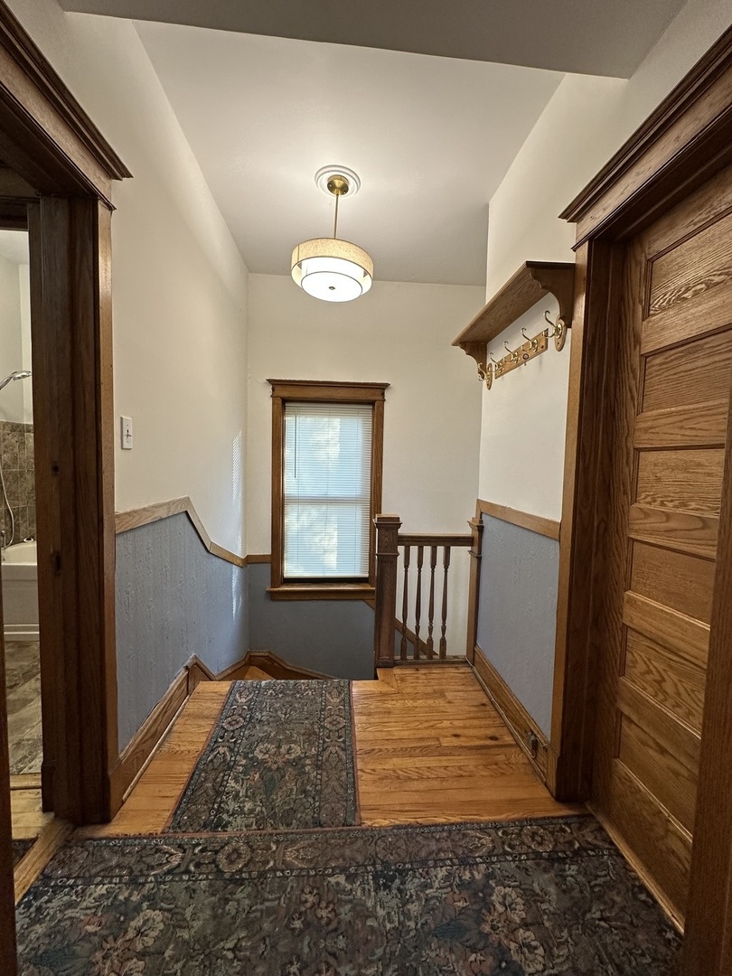 3759 North Damen Avenue, Unit 2 Chicago, IL 60613 - Photo 17 of 22 a view of entryway