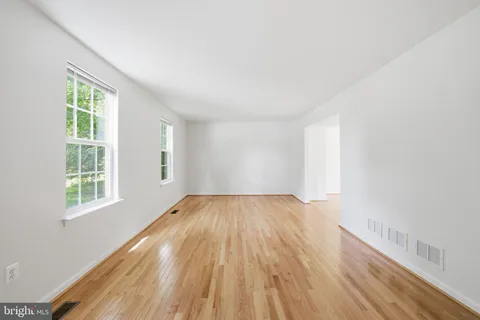 $3,000 | 9113 Bramble Bush Court, Gaithersburg, MD 20879