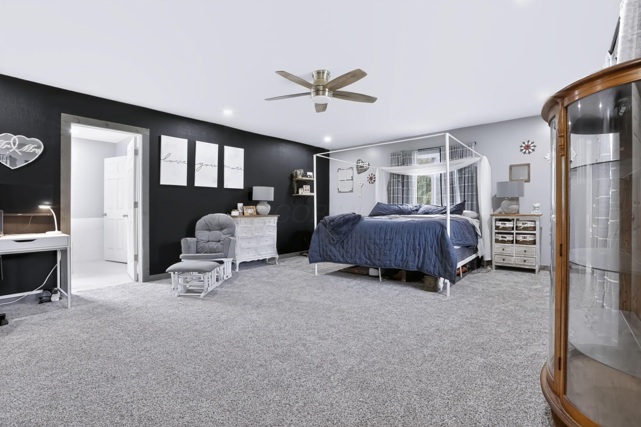 2403 Hickman Road Northeast Newark, OH 43055 - Photo 17 of 62 Owner's Suite