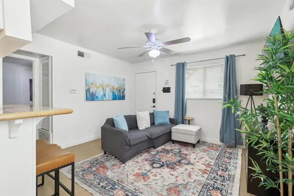 $800 | 3107 Speedway, Unit 202, Austin, TX 78705