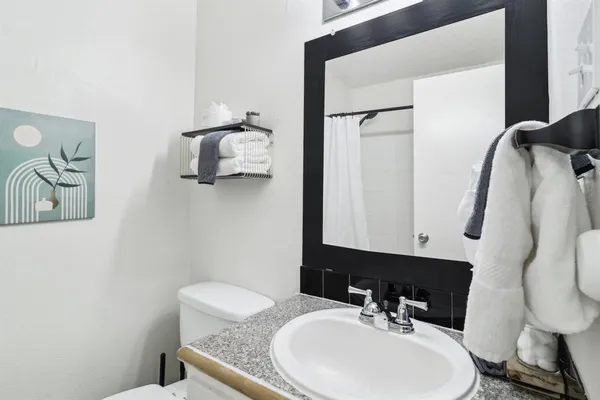 $800 | 3107 Speedway, Unit 202, Austin, TX 78705